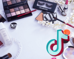 Die 3 größten TikTok-Make-up-Trends …und Tipps die Sie kennen sollten